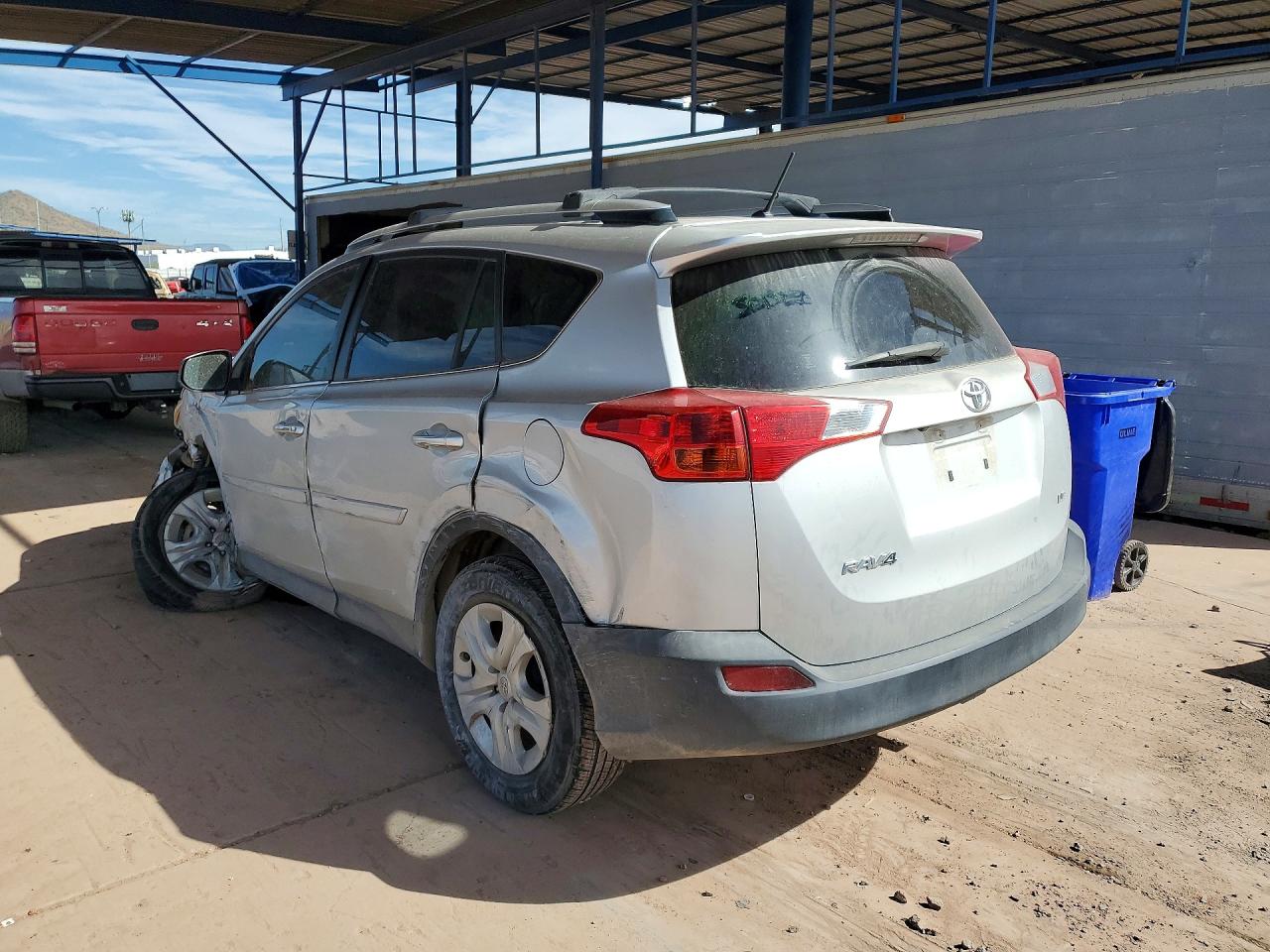 2015 TOYOTA RAV4 LE photo 3