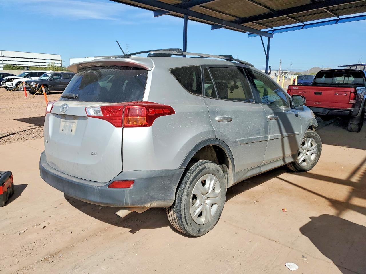 2015 TOYOTA RAV4 LE photo 5