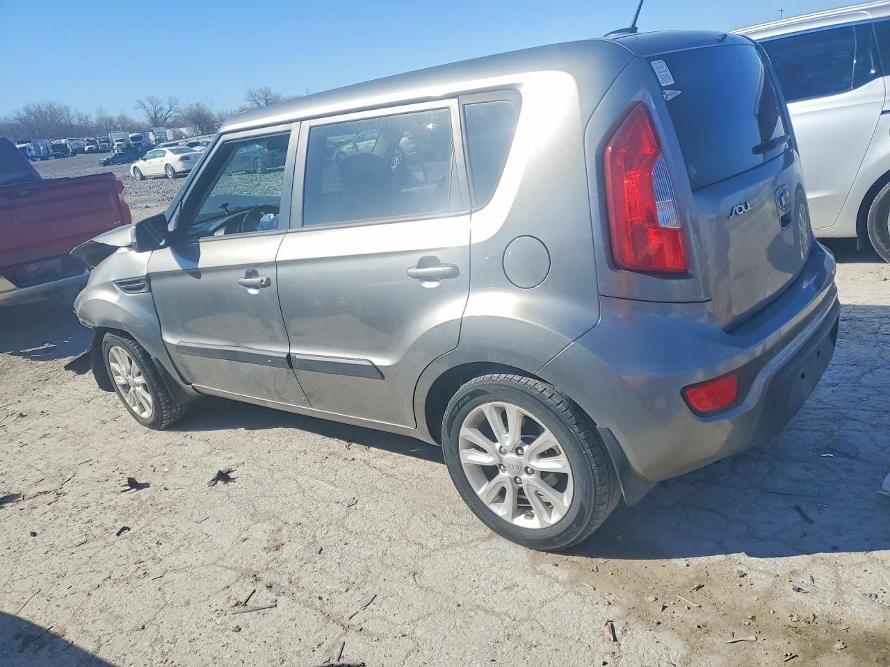 2013 KIA SOUL + photo 3