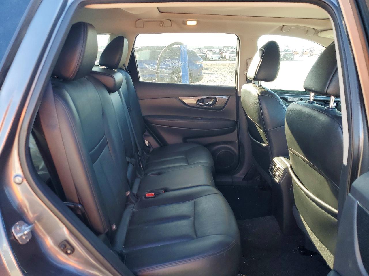 2016 NISSAN ROGUE S photo 11