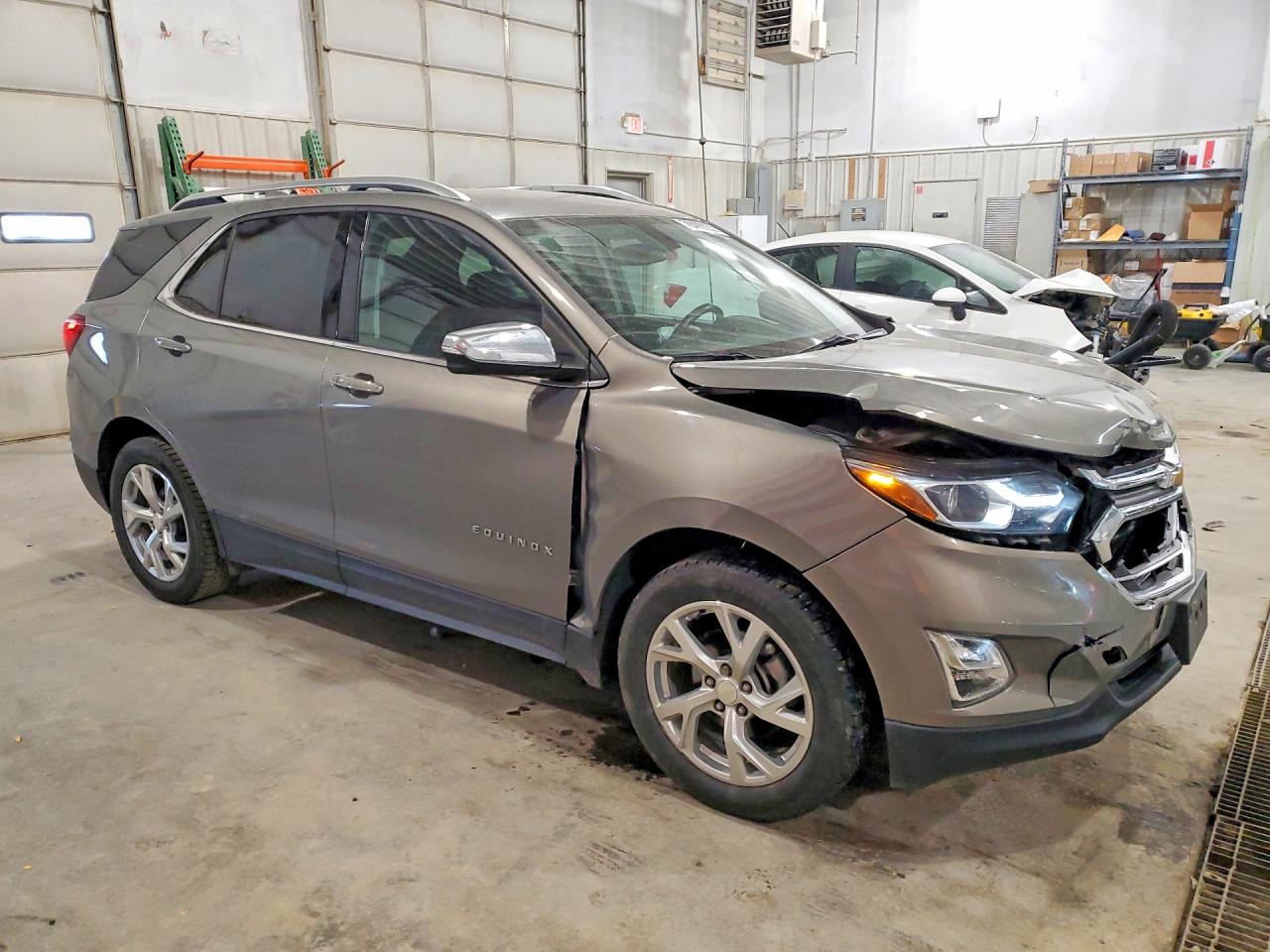2018 CHEVROLET EQUINOX PREMIER photo 4