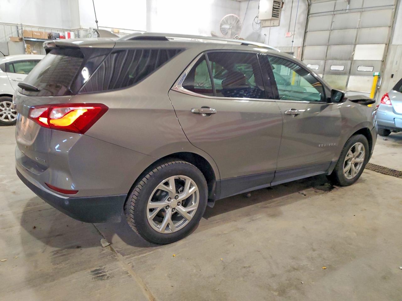 2018 CHEVROLET EQUINOX PREMIER photo 3