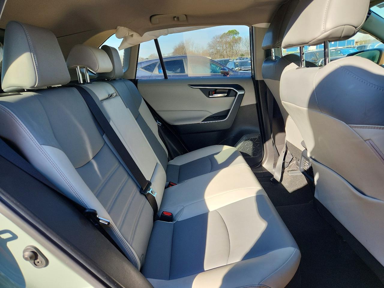 2021 TOYOTA RAV4 XLE PREMIUM photo 11