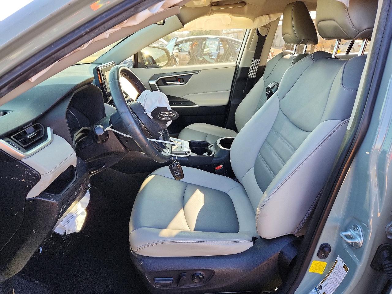 2021 TOYOTA RAV4 XLE PREMIUM photo 7