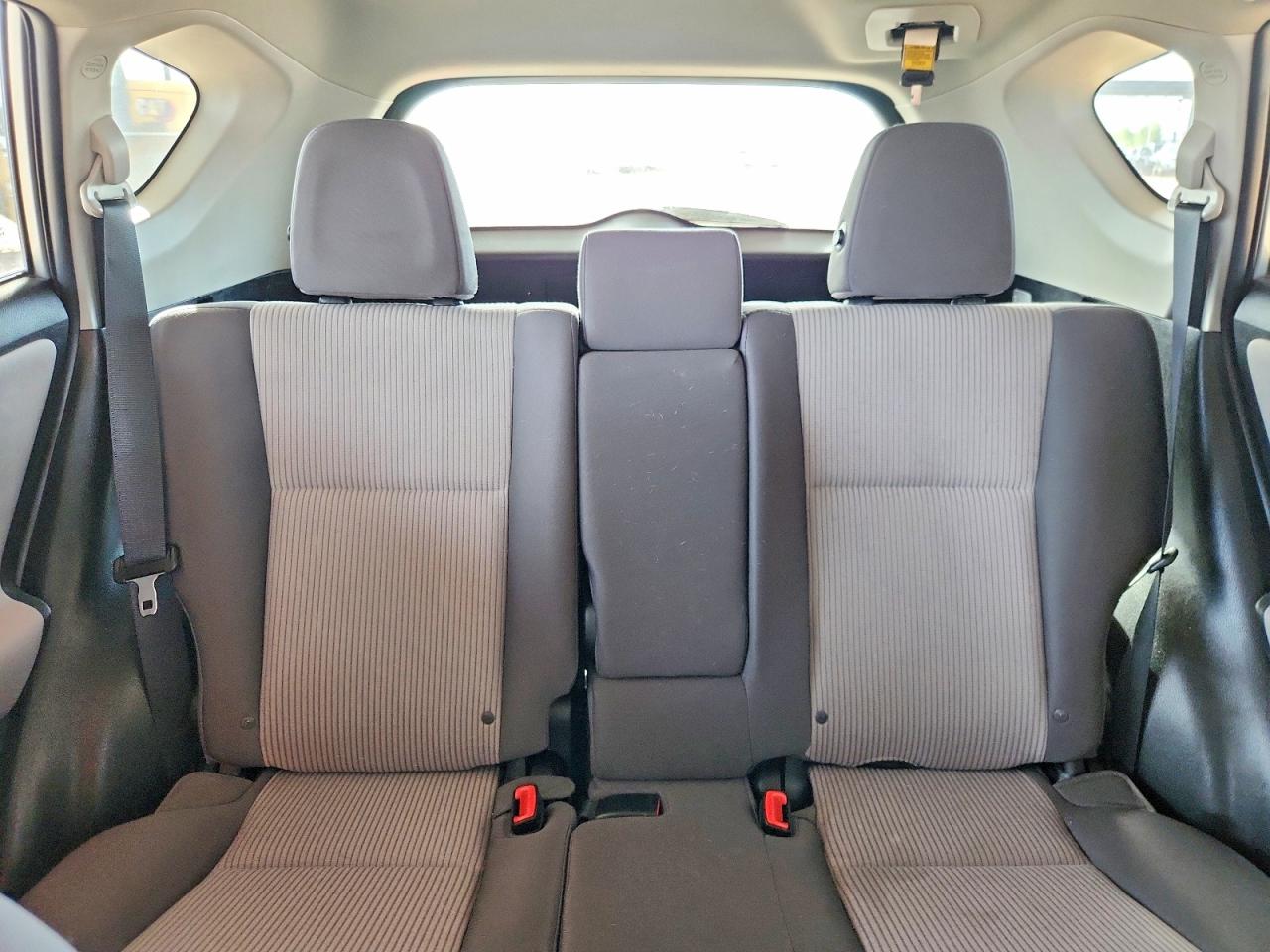 2015 TOYOTA RAV4 LE photo 10