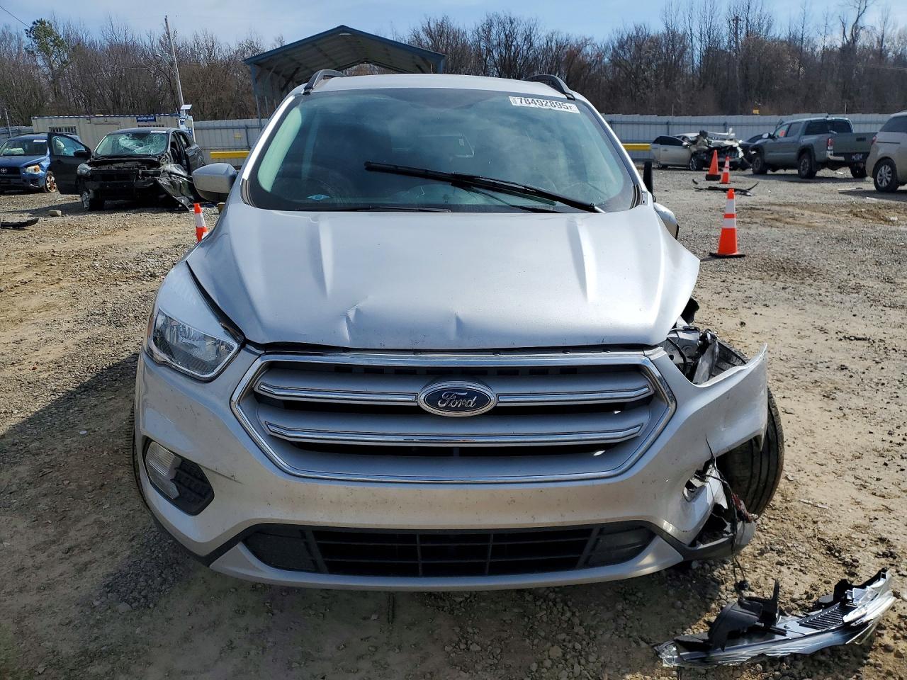 2018 FORD ESCAPE SE photo 9