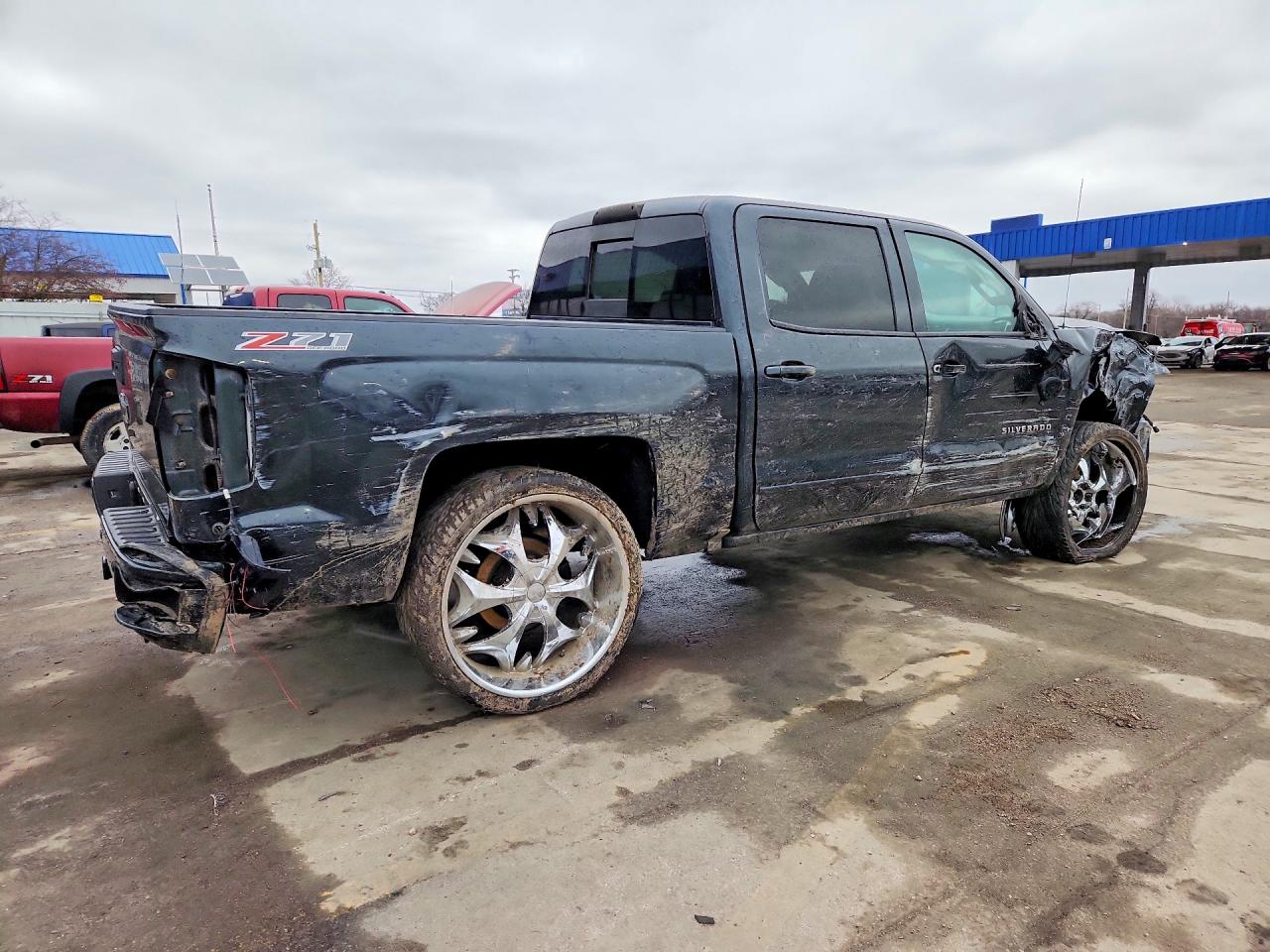 2017 CHEVROLET SILVERADO K1500 LT photo 3