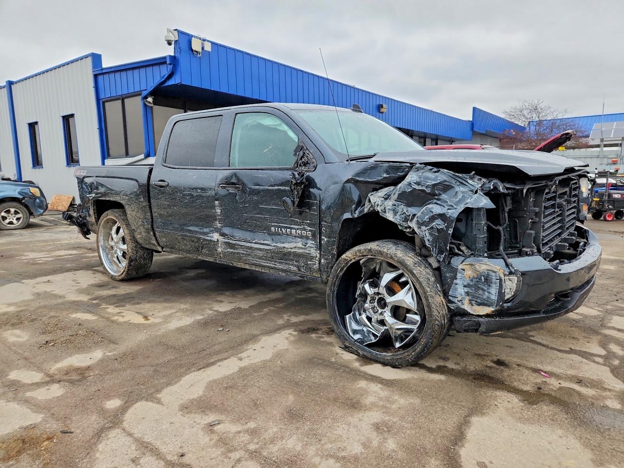 2017 CHEVROLET SILVERADO K1500 LT photo 4