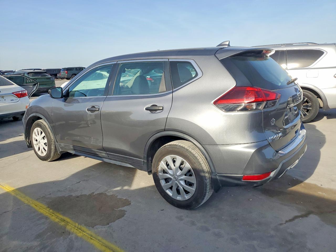 2018 NISSAN ROGUE S photo 3