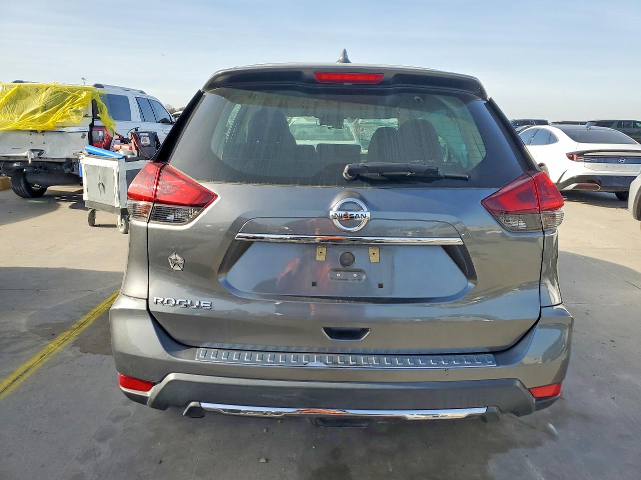 2018 NISSAN ROGUE S photo 11