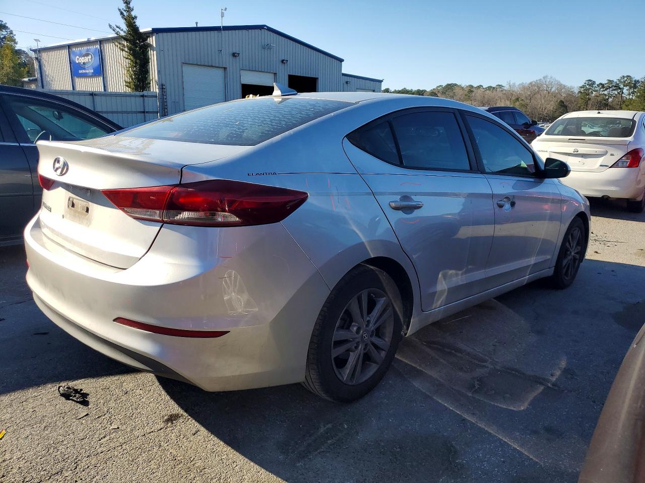 2018 HYUNDAI ELANTRA SEL photo 3