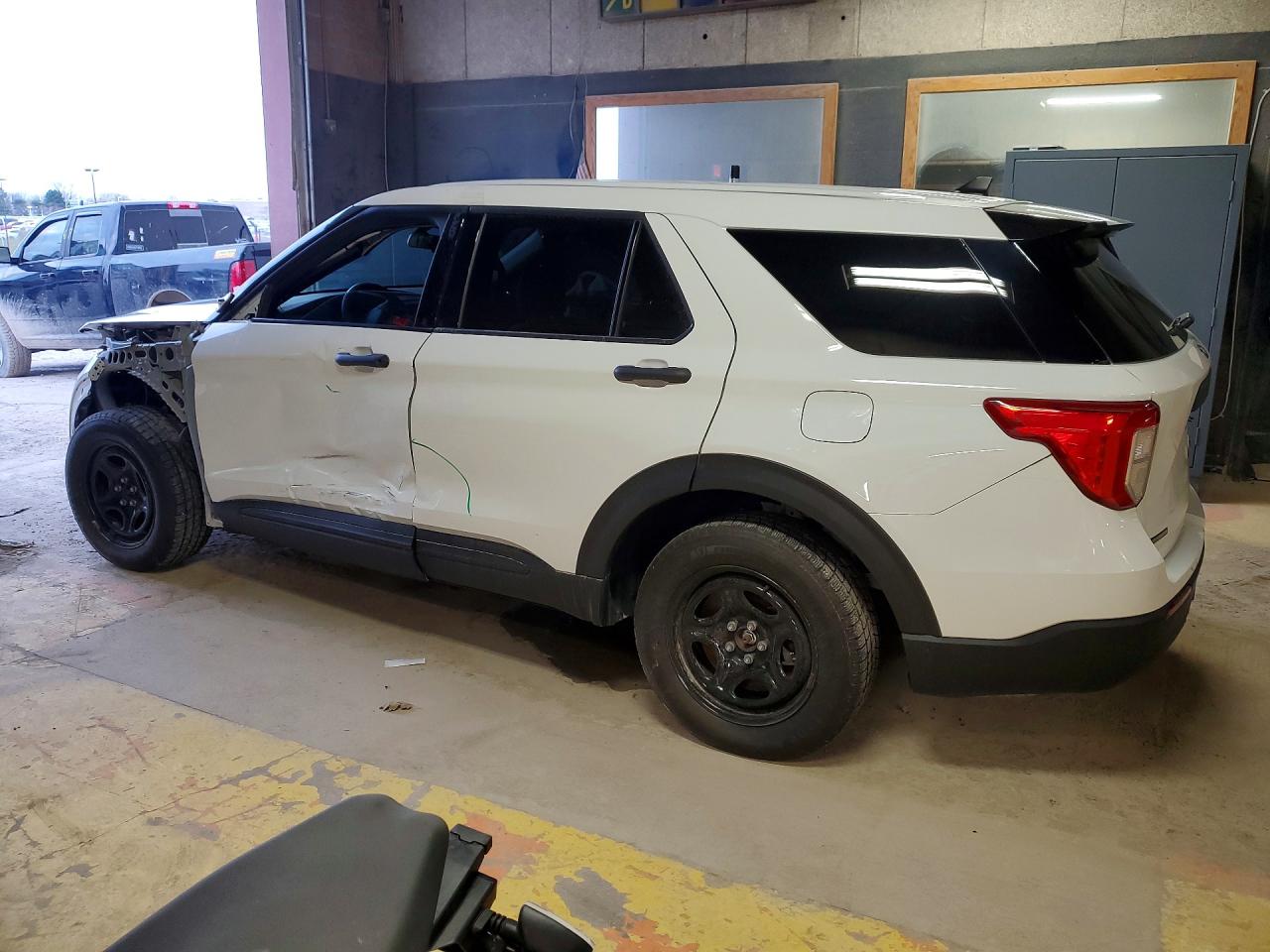 2023 FORD INTERCEPTOR photo 3
