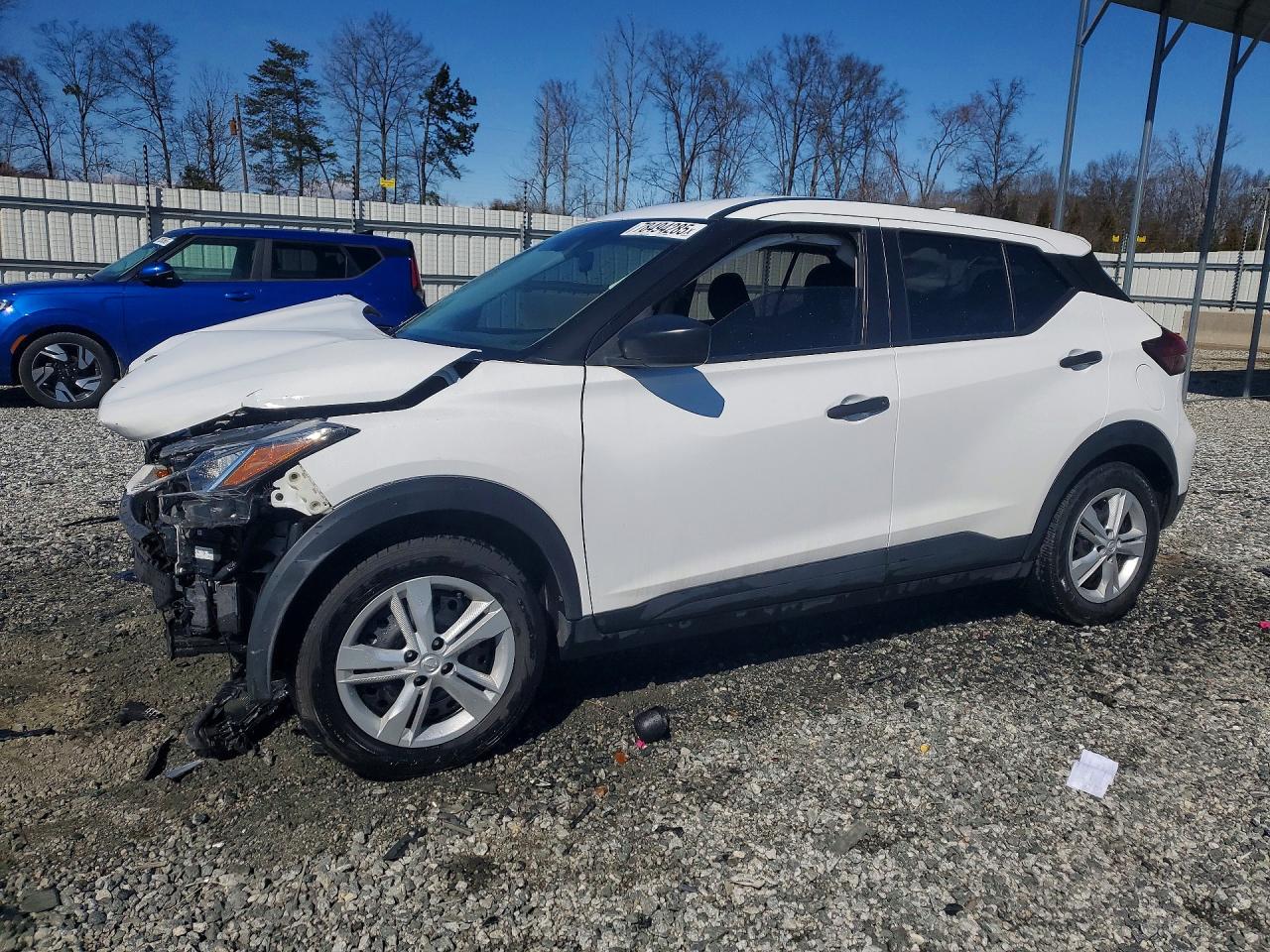 2021 NISSAN KICKS