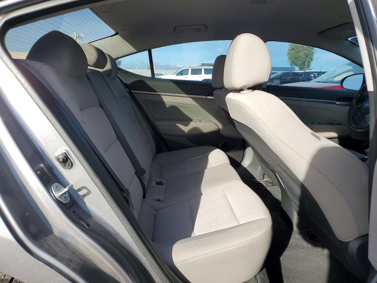 2018 HYUNDAI ELANTRA SEL photo 10
