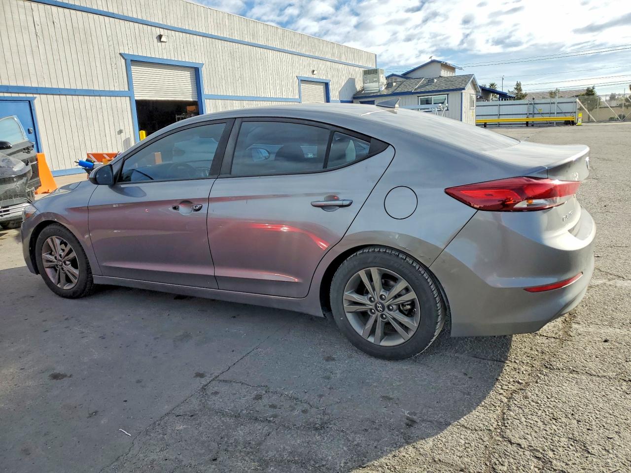 2018 HYUNDAI ELANTRA SEL photo 2