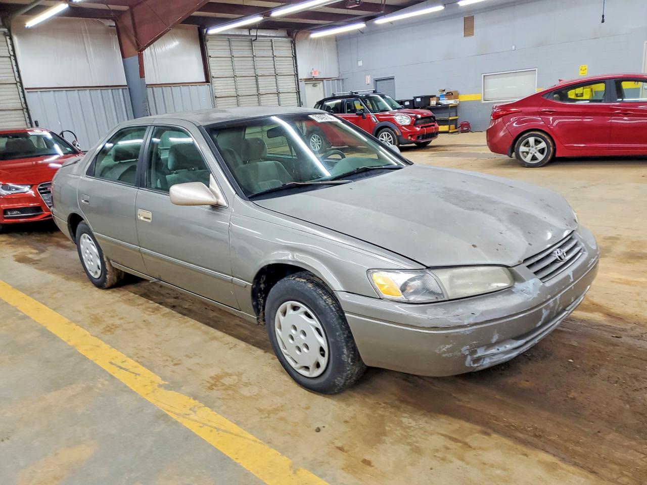 1997 TOYOTA CAMRY LE photo 7