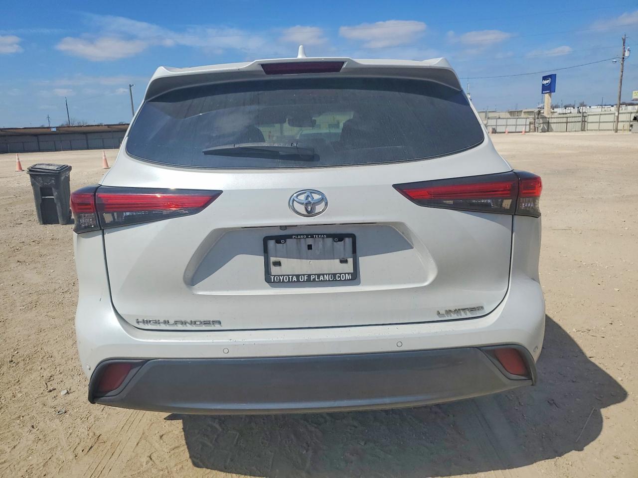 2022 TOYOTA HIGHLANDER LIMITED photo 6