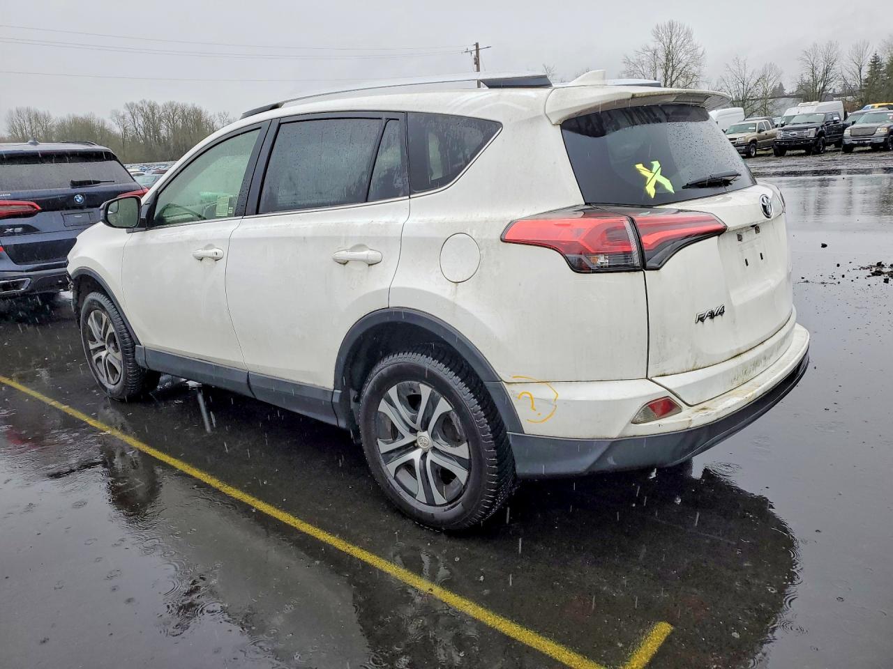 2016 TOYOTA RAV4 LE photo 2