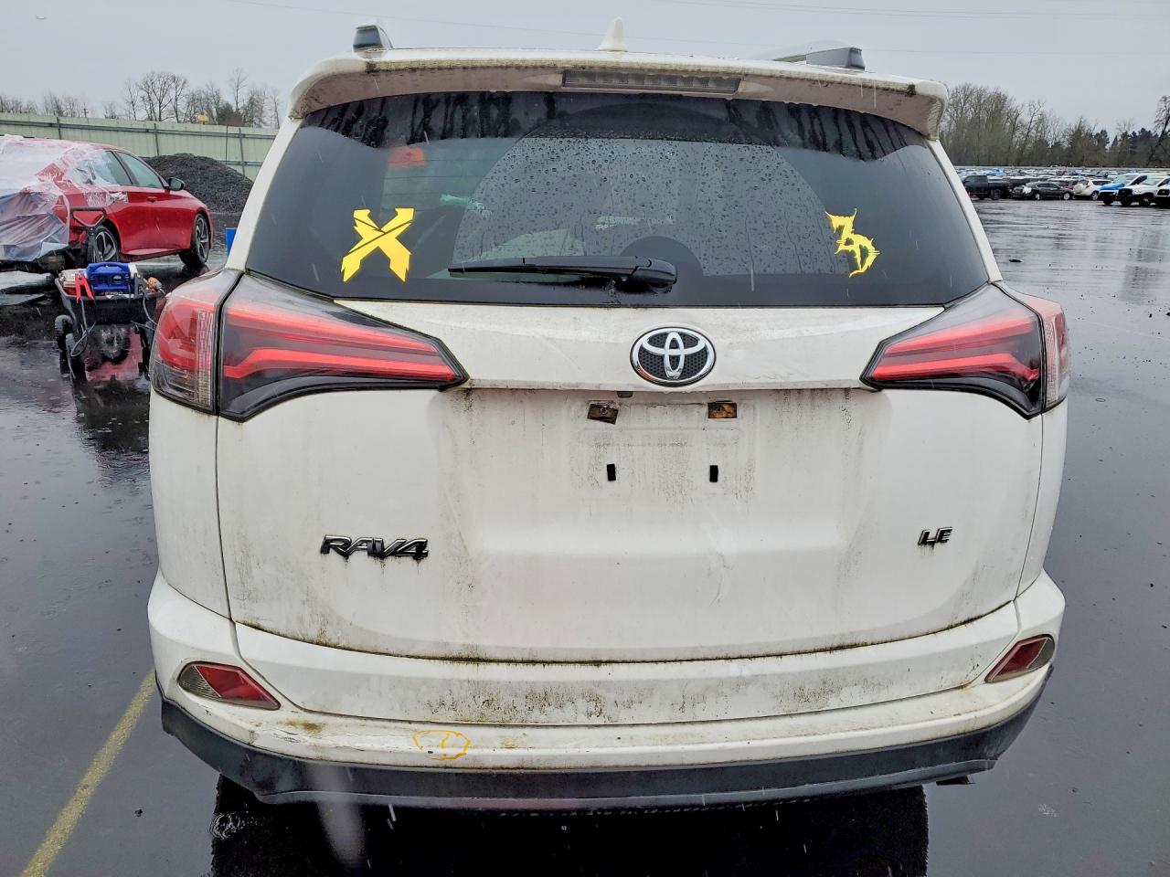 2016 TOYOTA RAV4 LE photo 6
