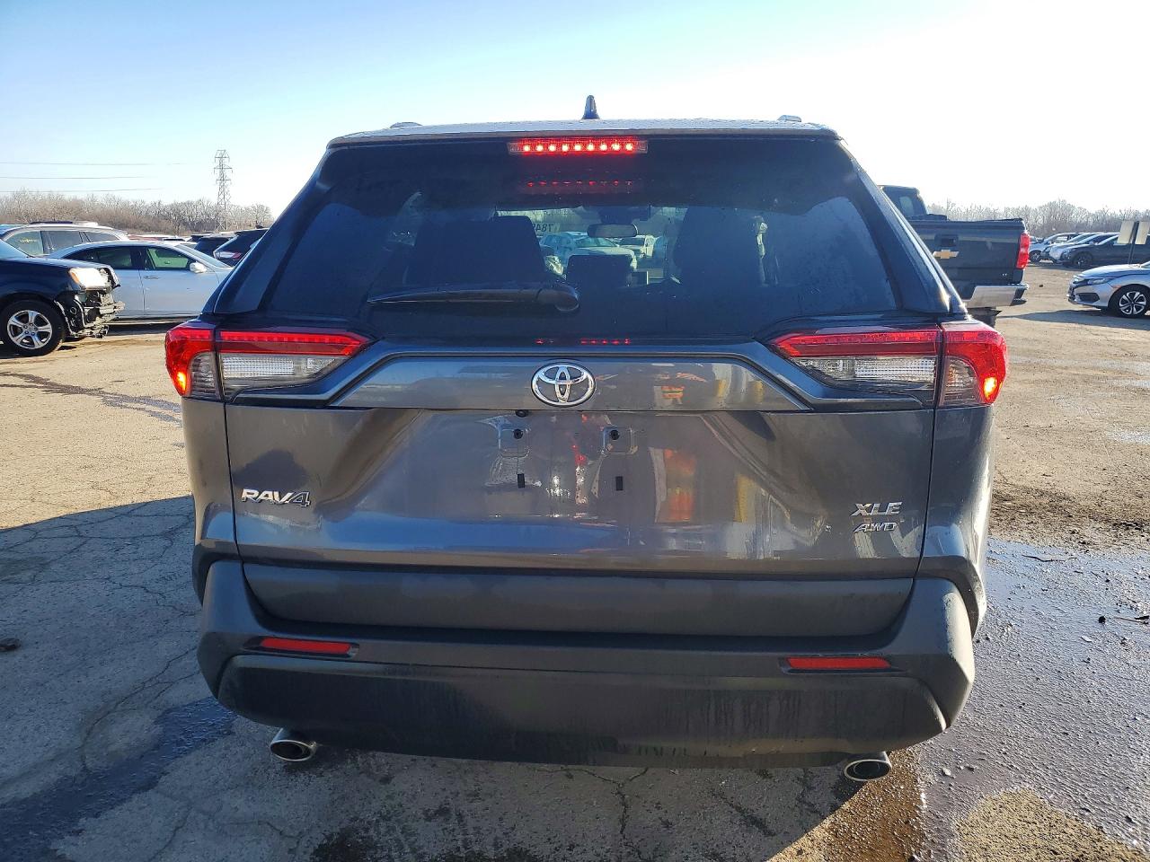 2025 TOYOTA RAV4 XLE photo 6