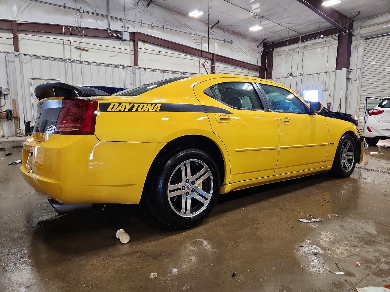 2006 DODGE CHARGER R photo 5