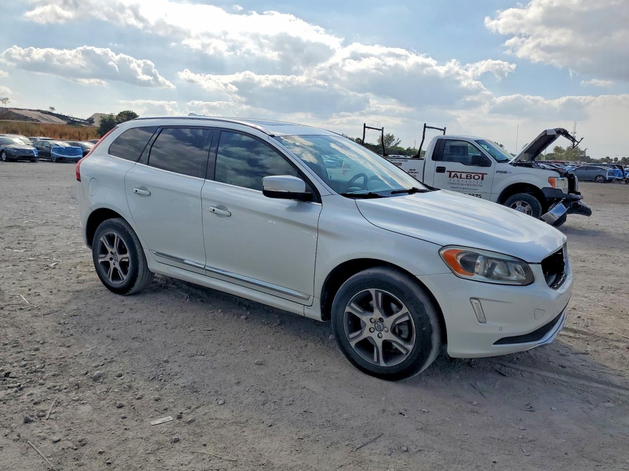 2015 VOLVO XC60 T5 PREMIER photo 7