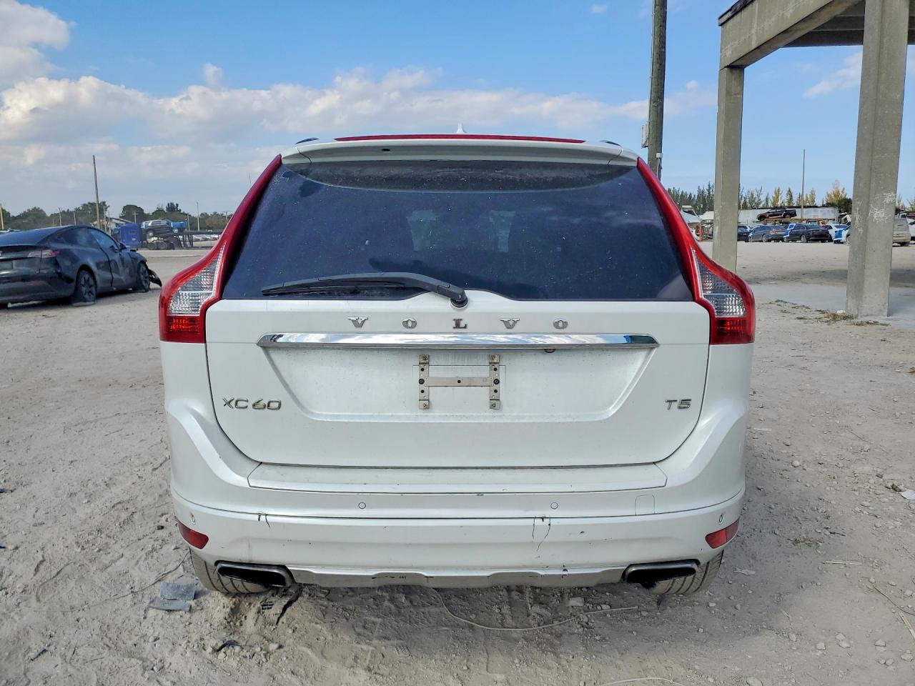 2015 VOLVO XC60 T5 PREMIER photo 11