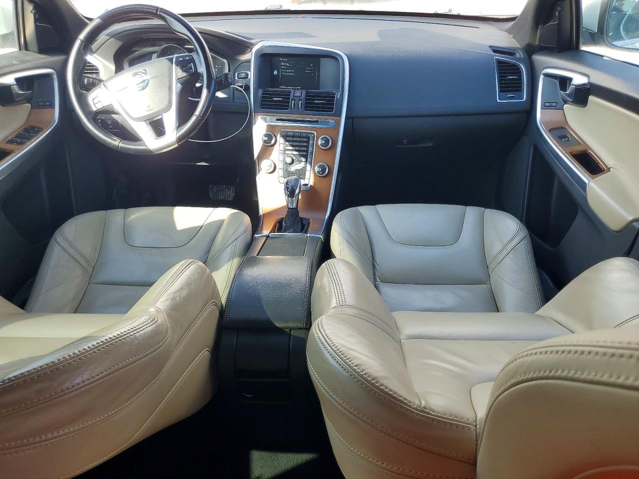2015 VOLVO XC60 T5 PREMIER photo 15