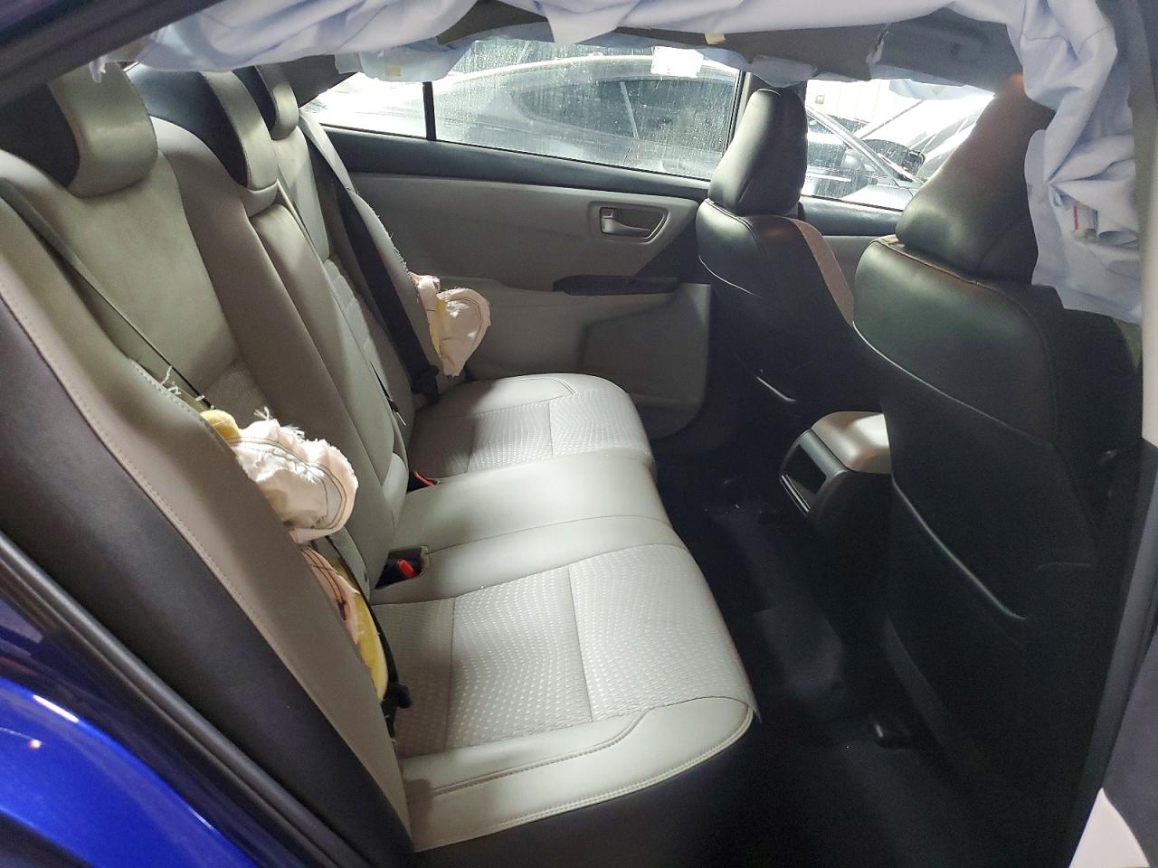 2015 TOYOTA CAMRY SE photo 19
