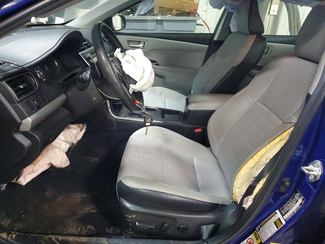 2015 TOYOTA CAMRY SE photo 13