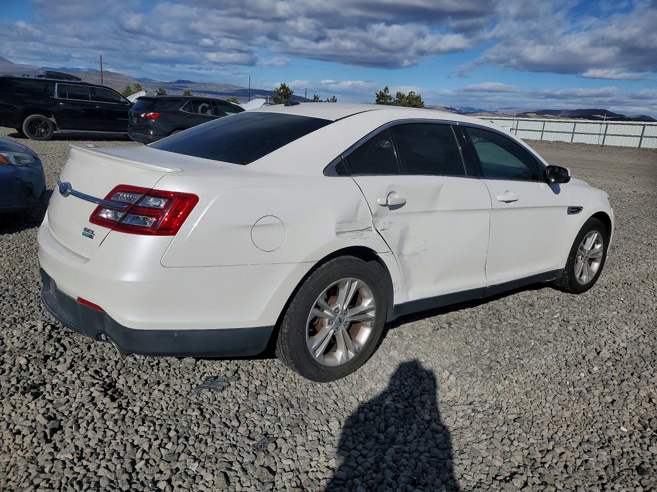 2014 FORD TAURUS SEL photo 3