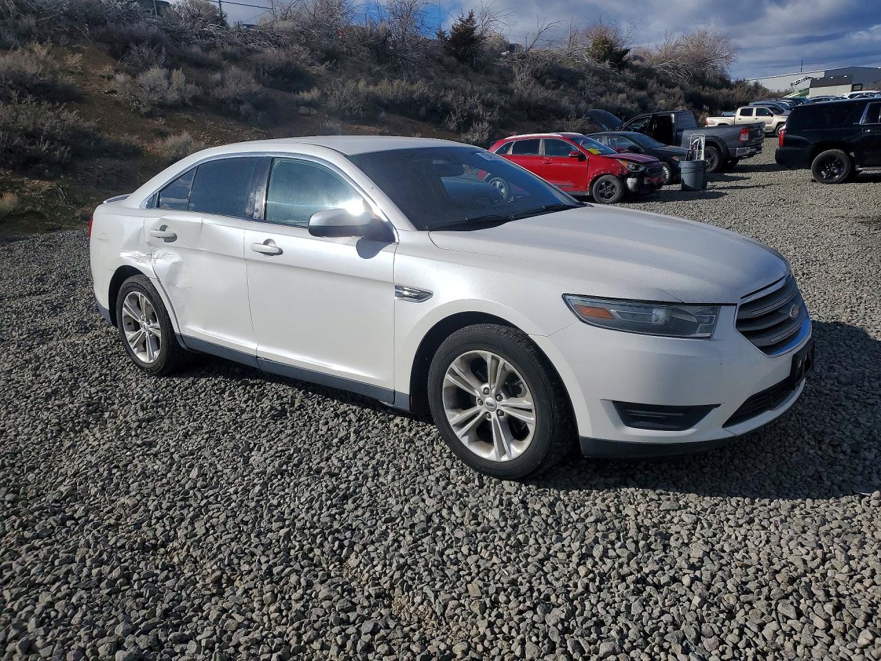 2014 FORD TAURUS SEL photo 4