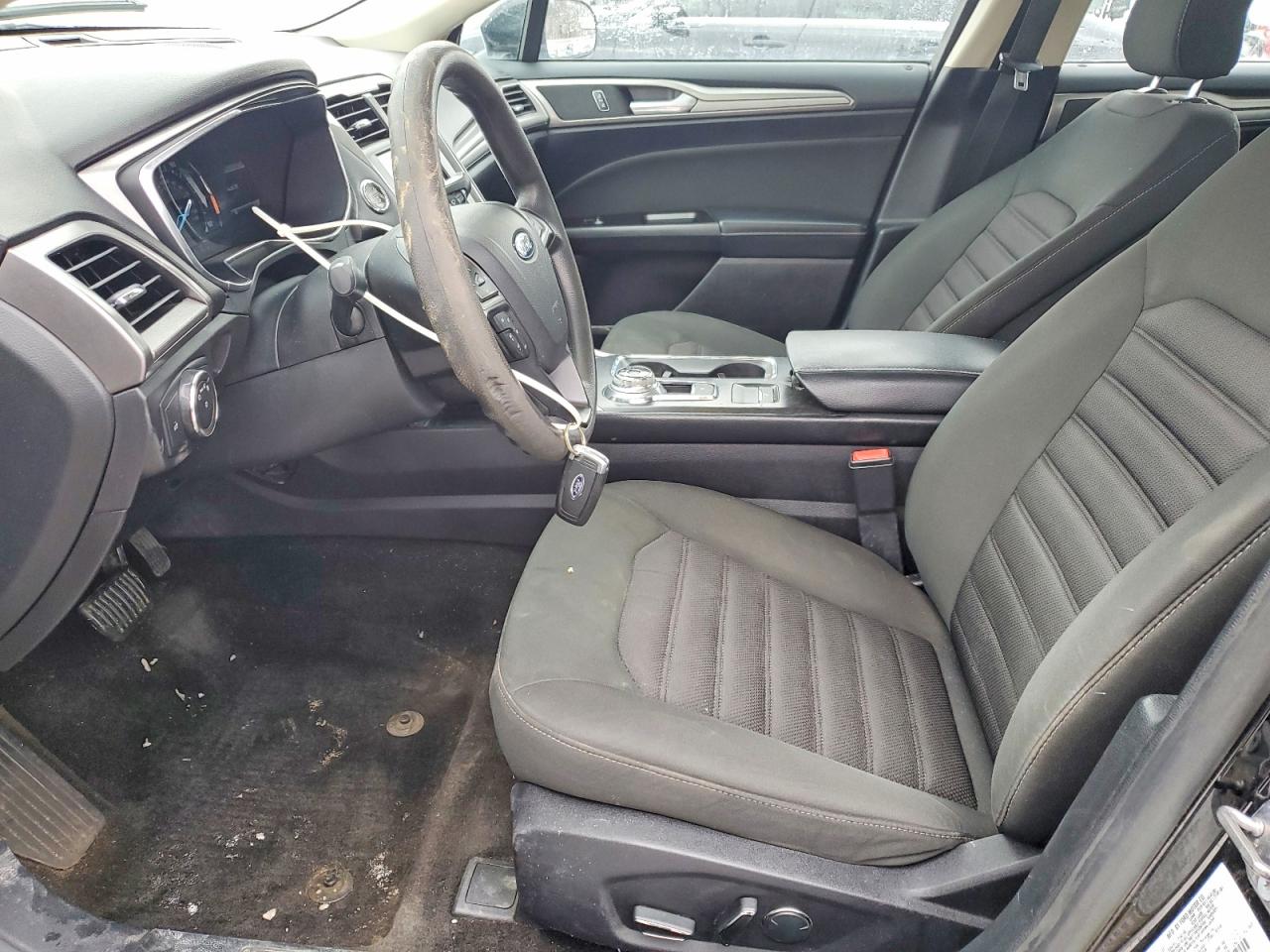 2017 FORD FUSION SE photo 19