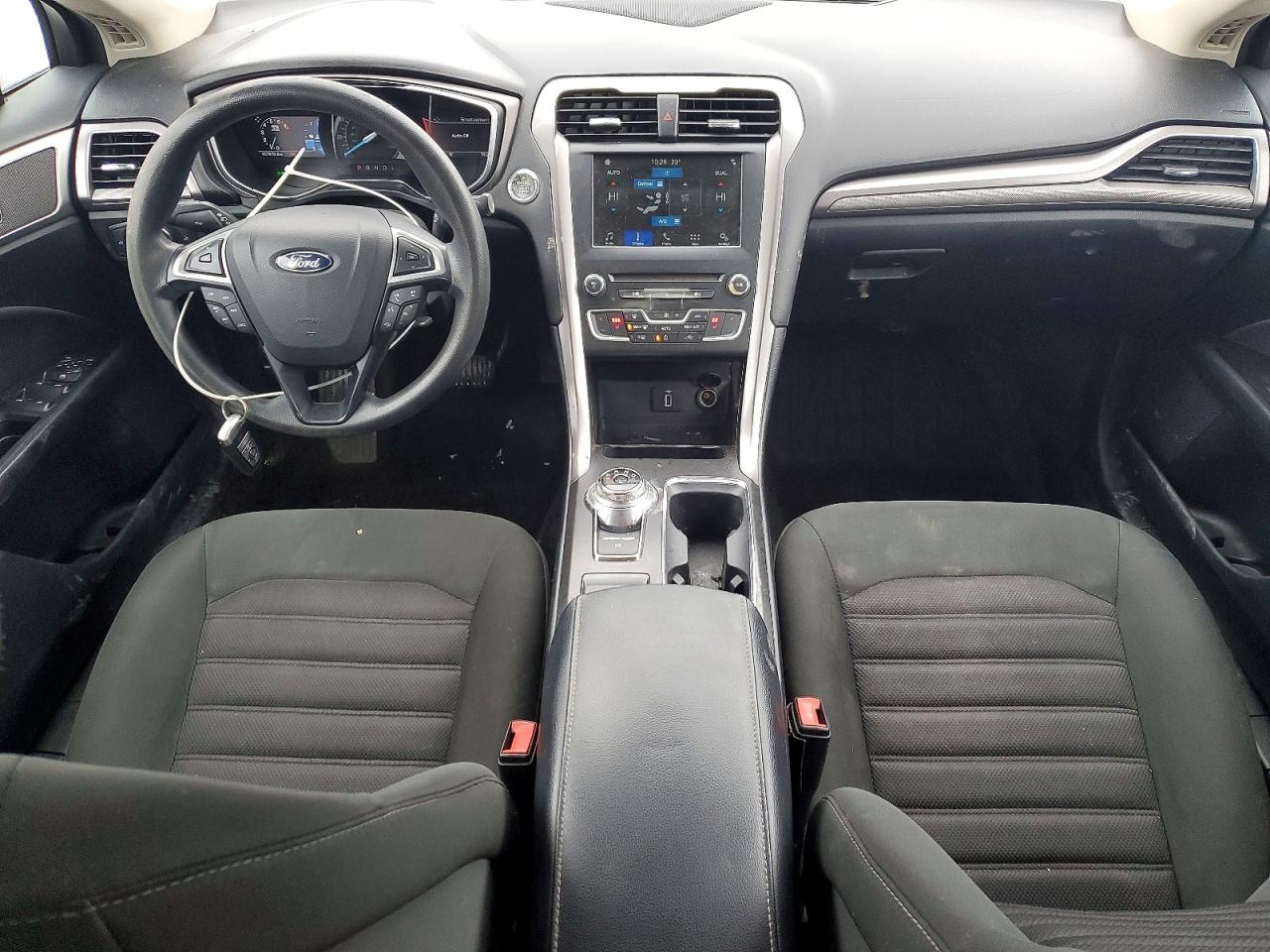 2017 FORD FUSION SE photo 22