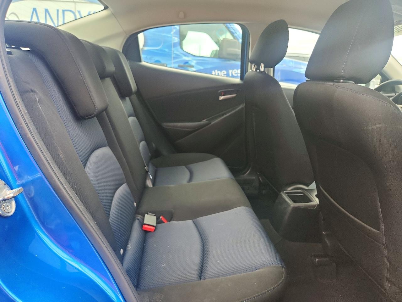 2019 TOYOTA YARIS L photo 10