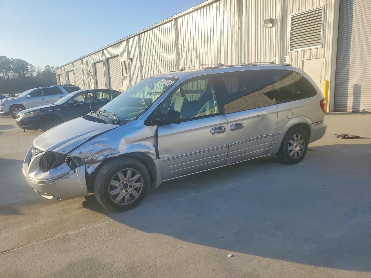 2005 CHRYSLER TOWN & COUNTRY
