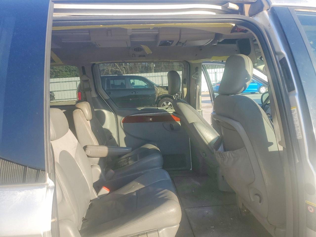 2005 CHRYSLER TOWN & COUNTRY LIMITED photo 21