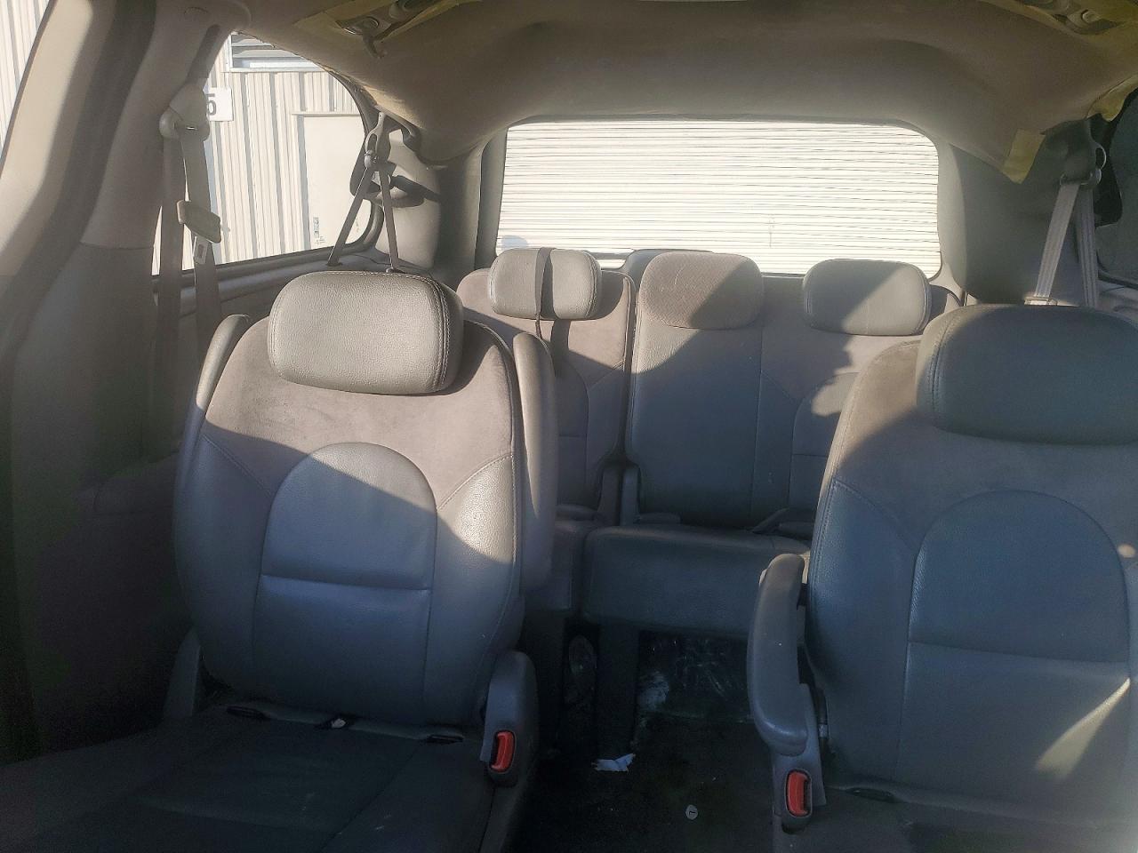 2005 CHRYSLER TOWN & COUNTRY LIMITED photo 19