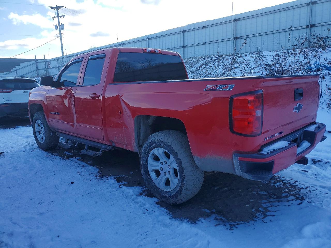 2017 CHEVROLET SILVERADO K1500 LT photo 4