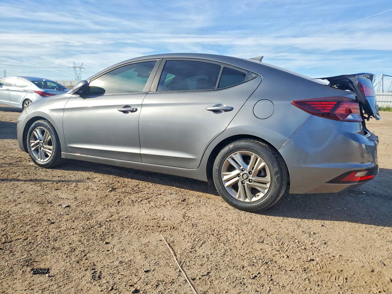 2019 HYUNDAI ELANTRA SEL photo 2