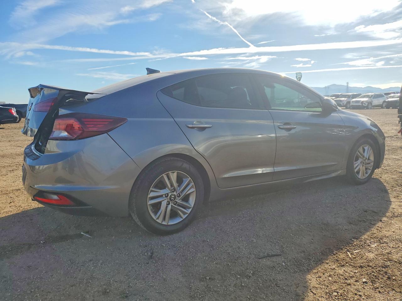 2019 HYUNDAI ELANTRA SEL photo 3