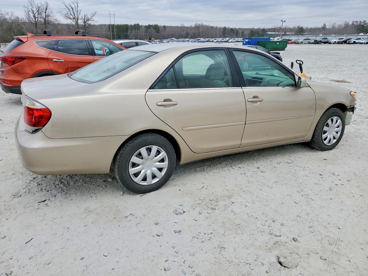 2005 TOYOTA CAMRY LE photo 3