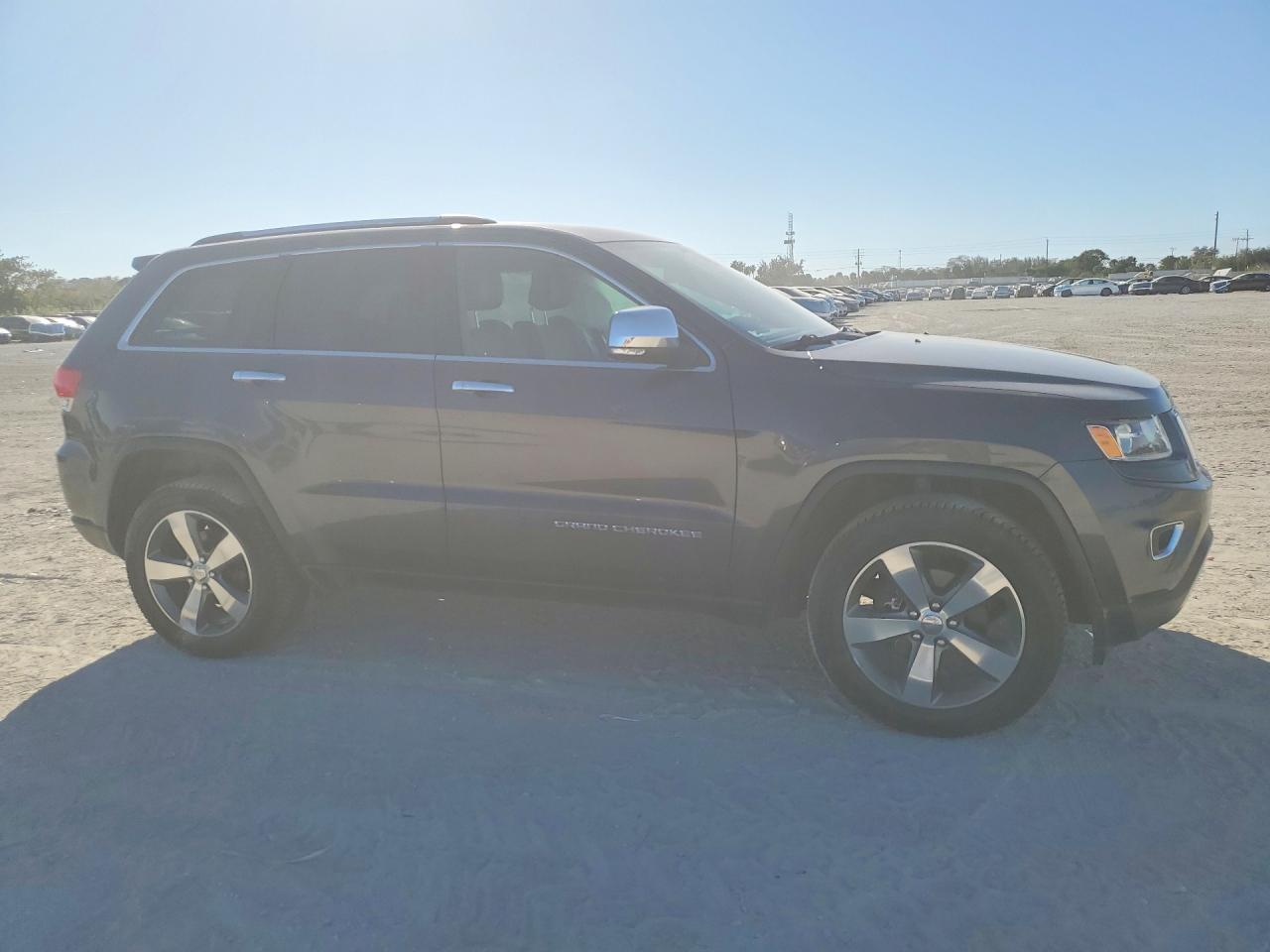2016 JEEP GRAND CHEROKEE LIMITED photo 4
