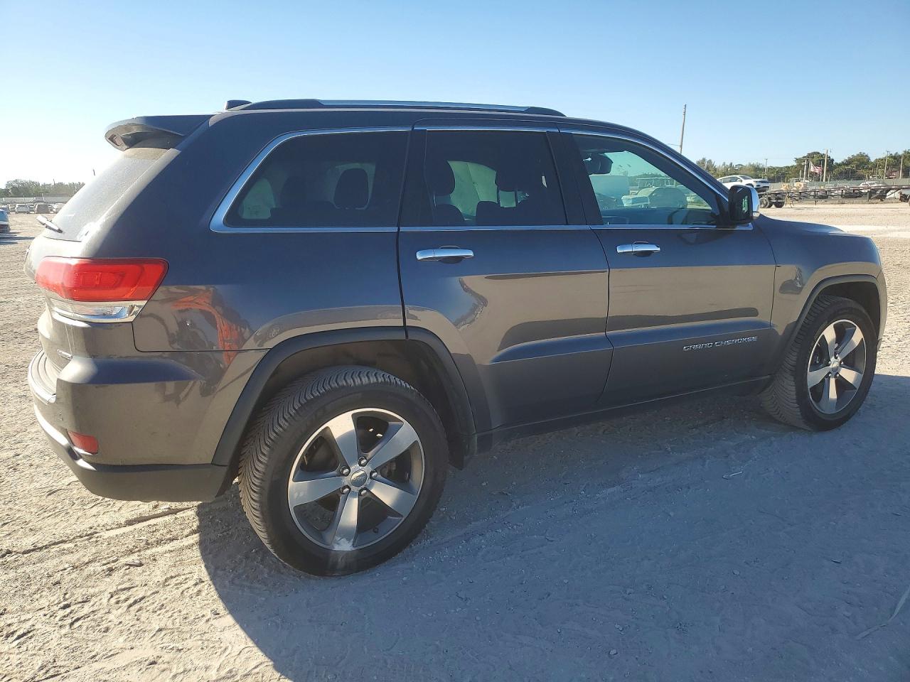2016 JEEP GRAND CHEROKEE LIMITED photo 3