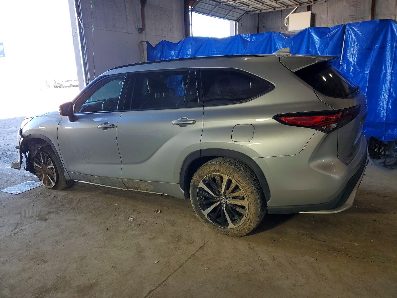 2021 TOYOTA HIGHLANDER XSE photo 2