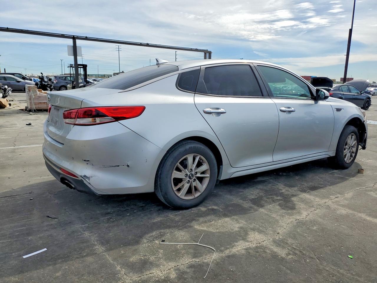 2018 KIA OPTIMA LX photo 3