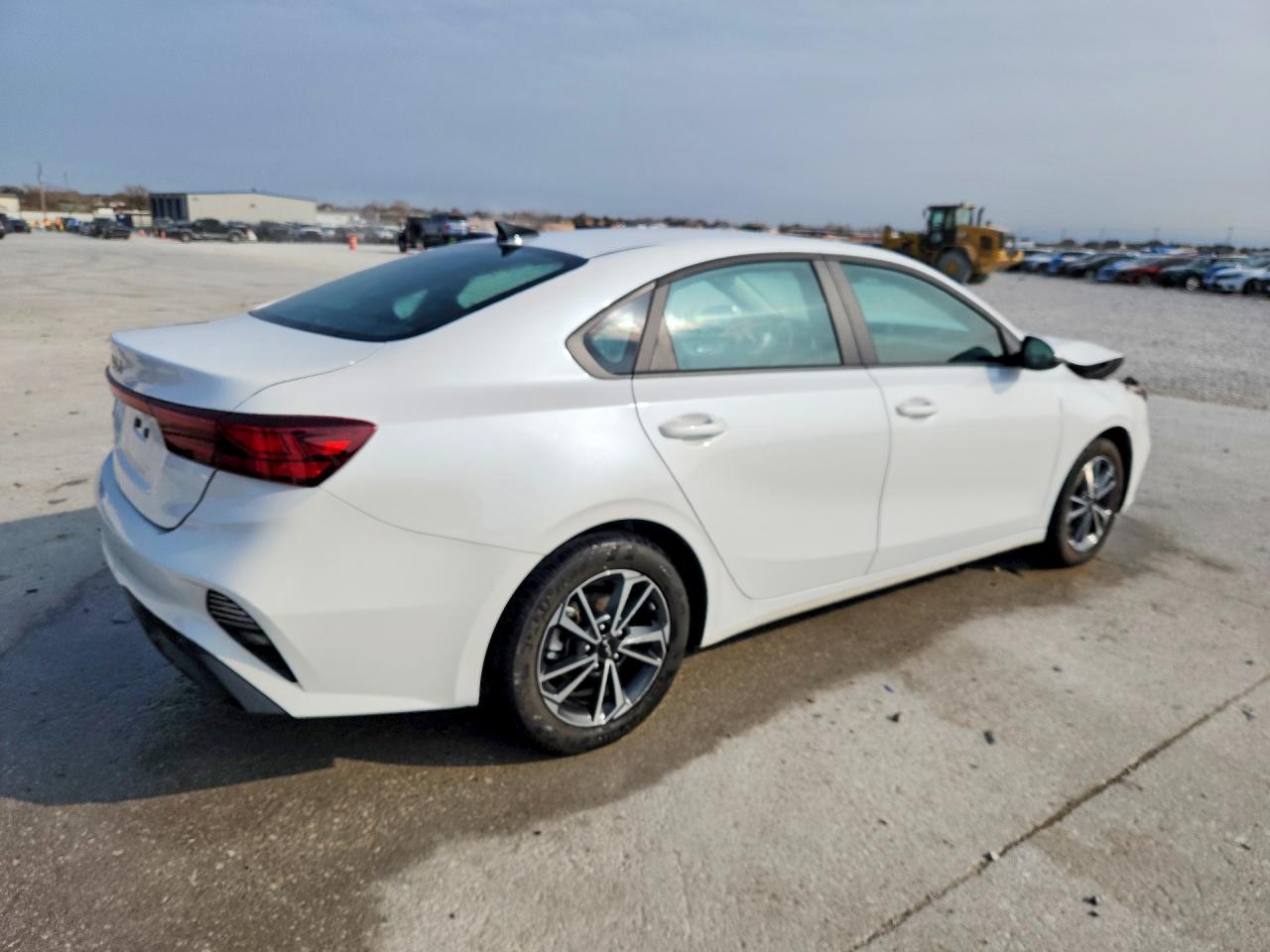 2024 KIA FORTE LXS photo 5