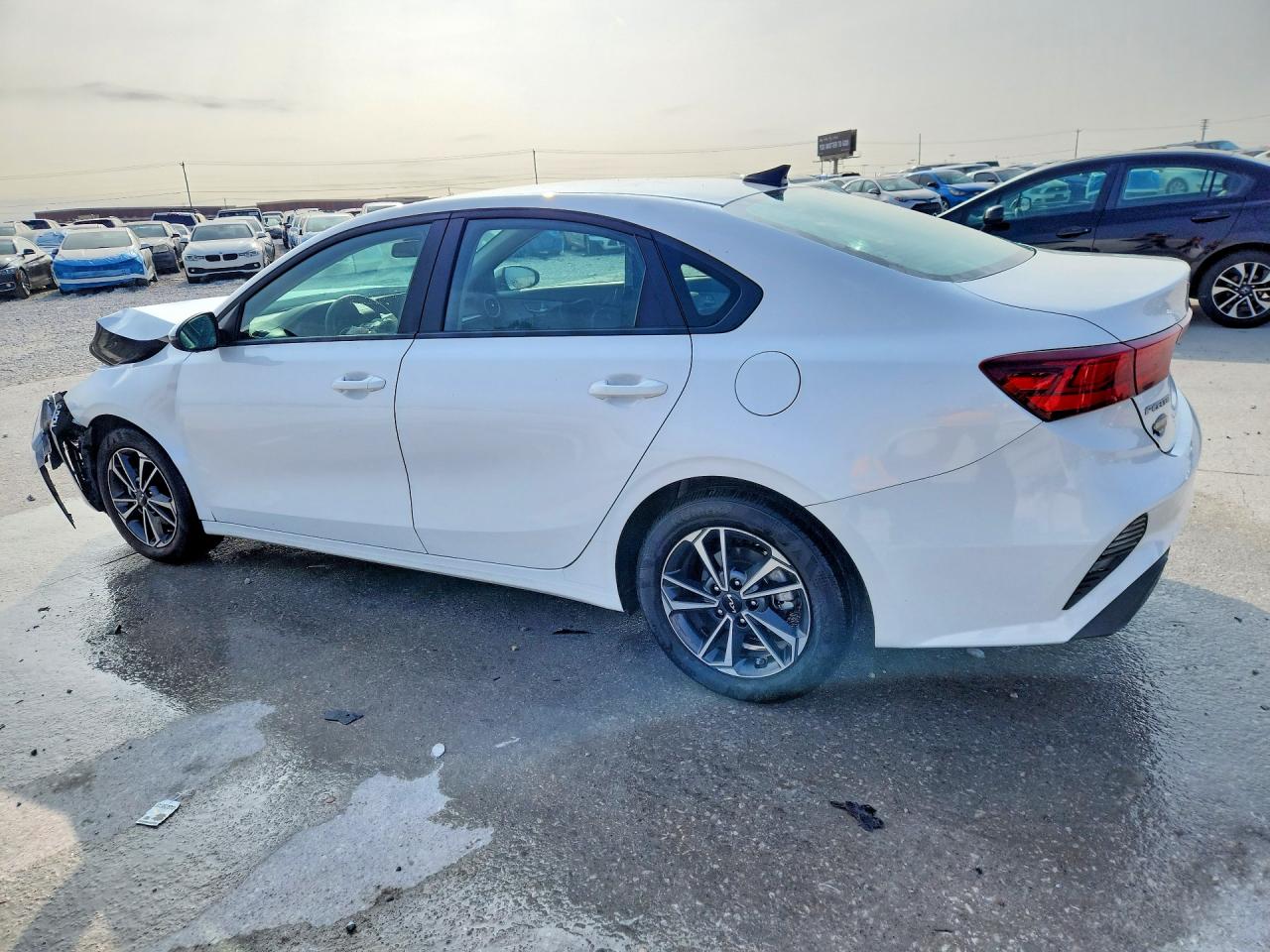 2024 KIA FORTE LXS photo 3