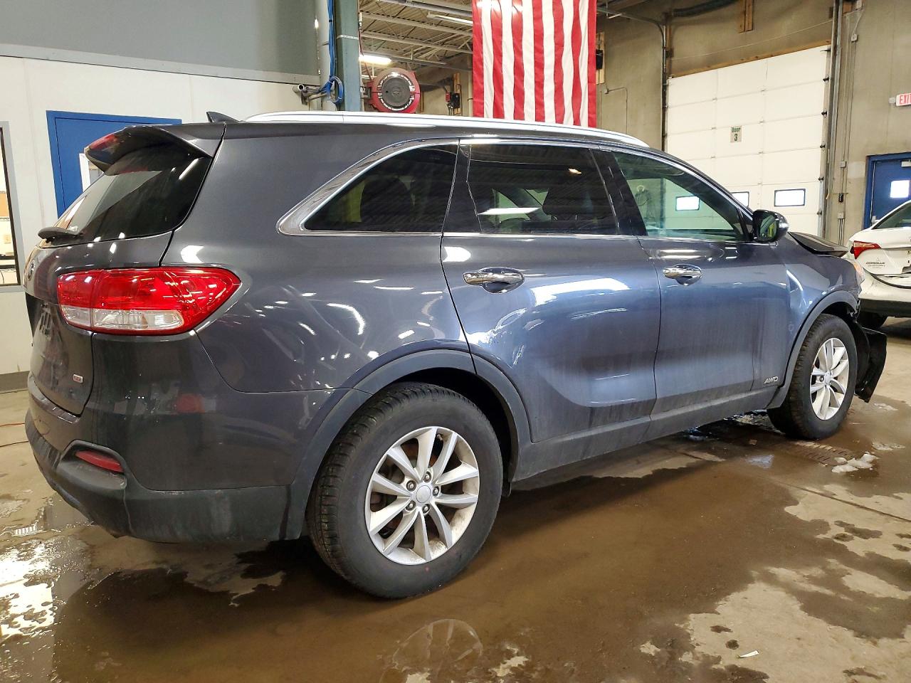 2016 KIA SORENTO LX photo 3