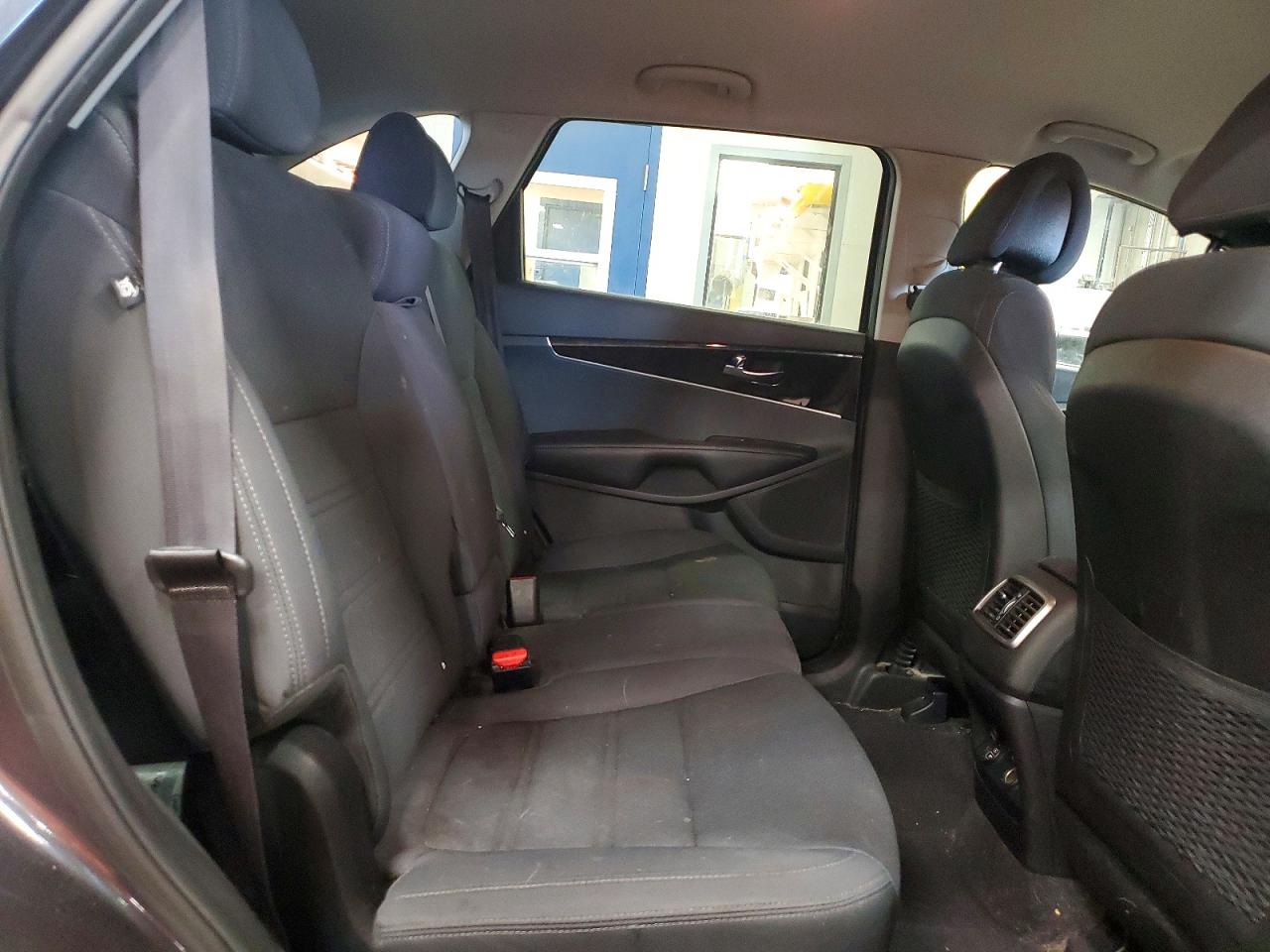 2016 KIA SORENTO LX photo 11